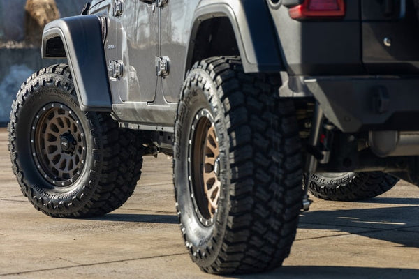 Rough Country 87 Series Wheel
Simulated Beadlock | Bronze/Black | 17x8.5 | 5x5 | +0mm